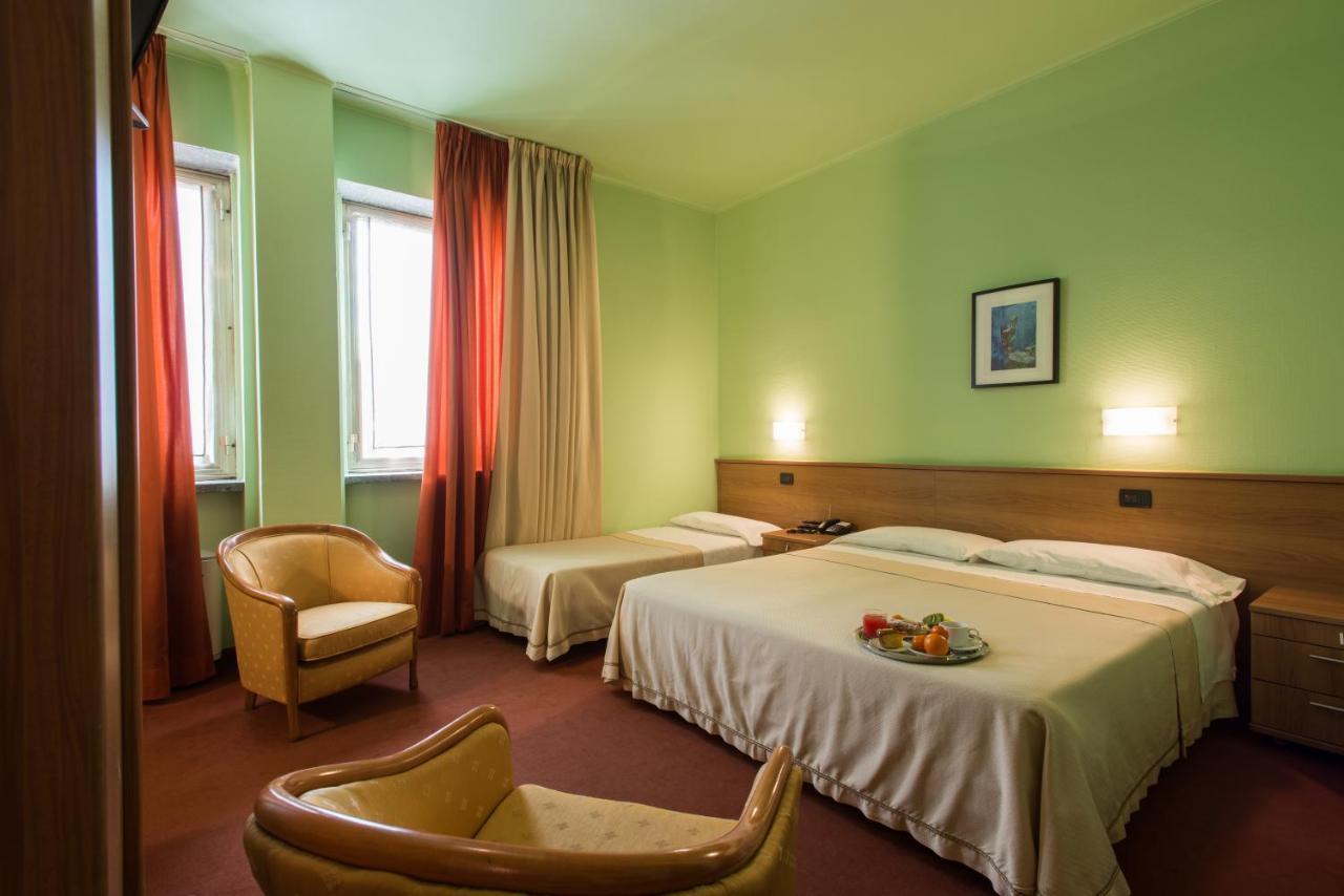 Hotel Lux Alessandria Exteriör bild