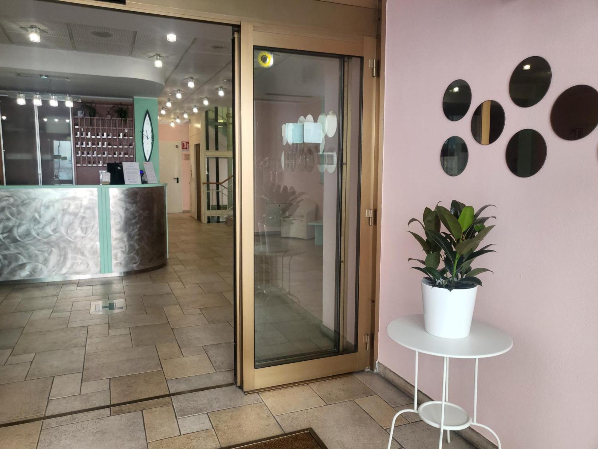 Hotel Lux Alessandria Exteriör bild