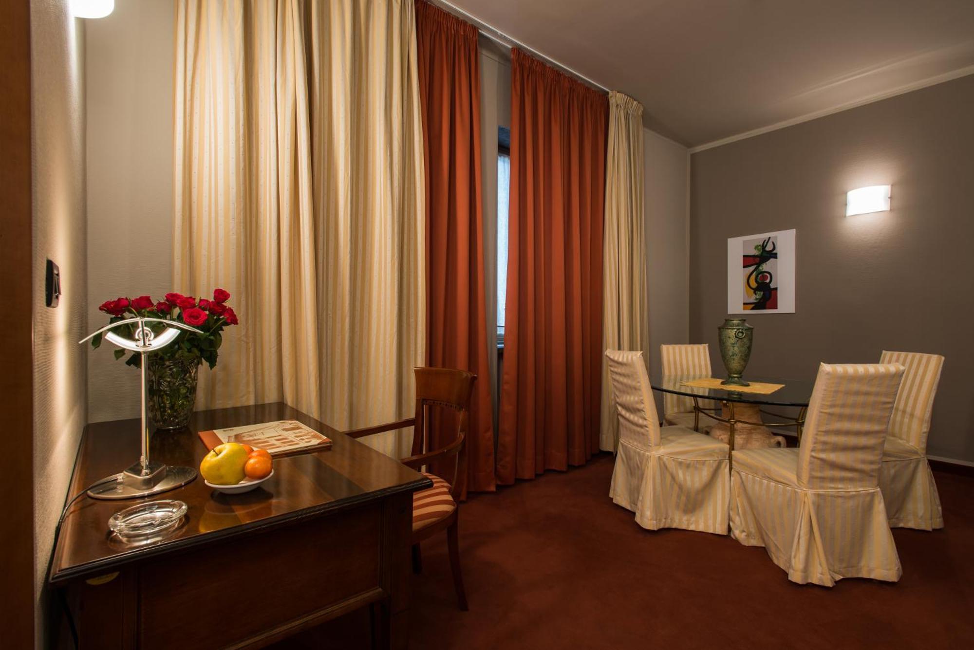 Hotel Lux Alessandria Exteriör bild