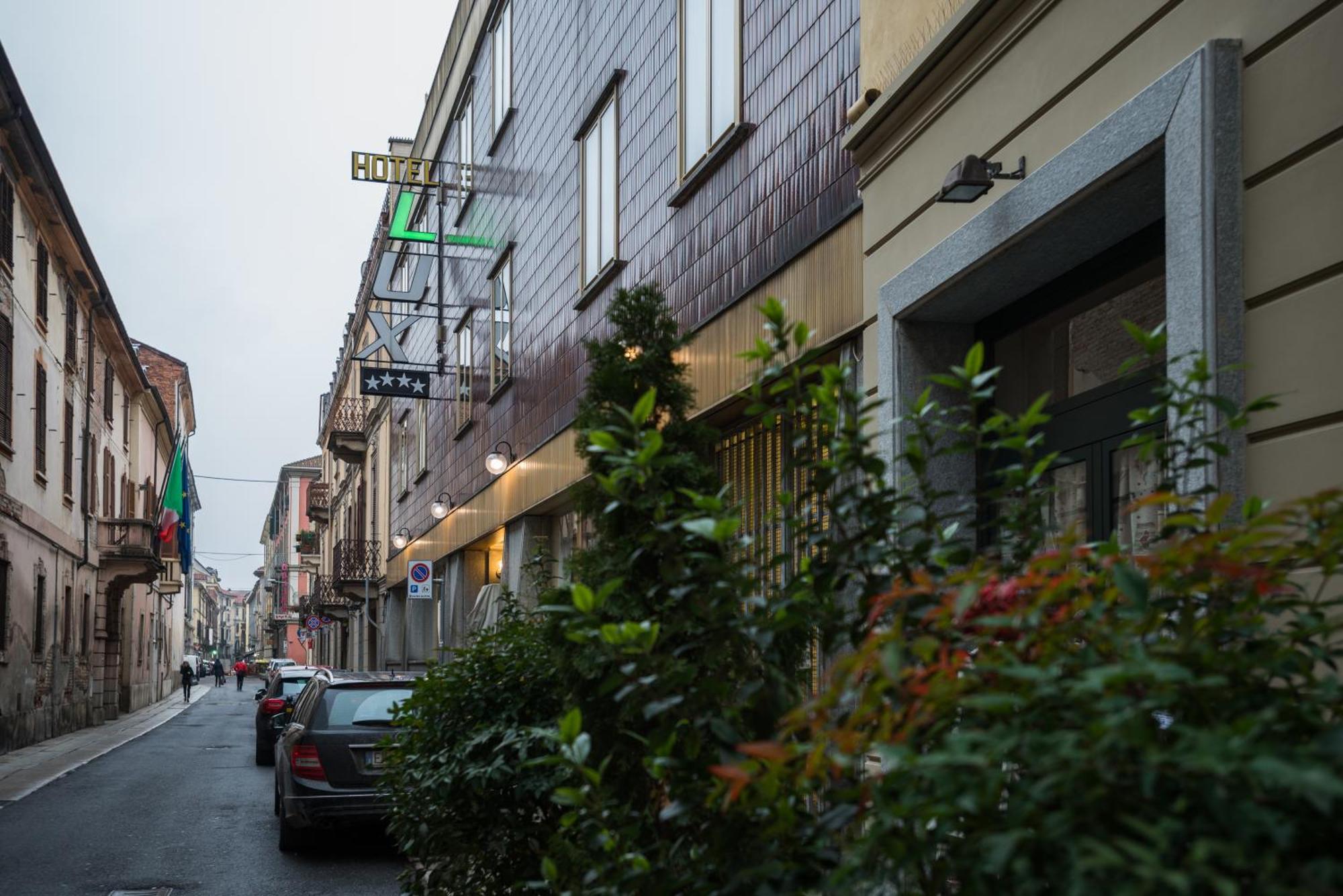 Hotel Lux Alessandria Exteriör bild