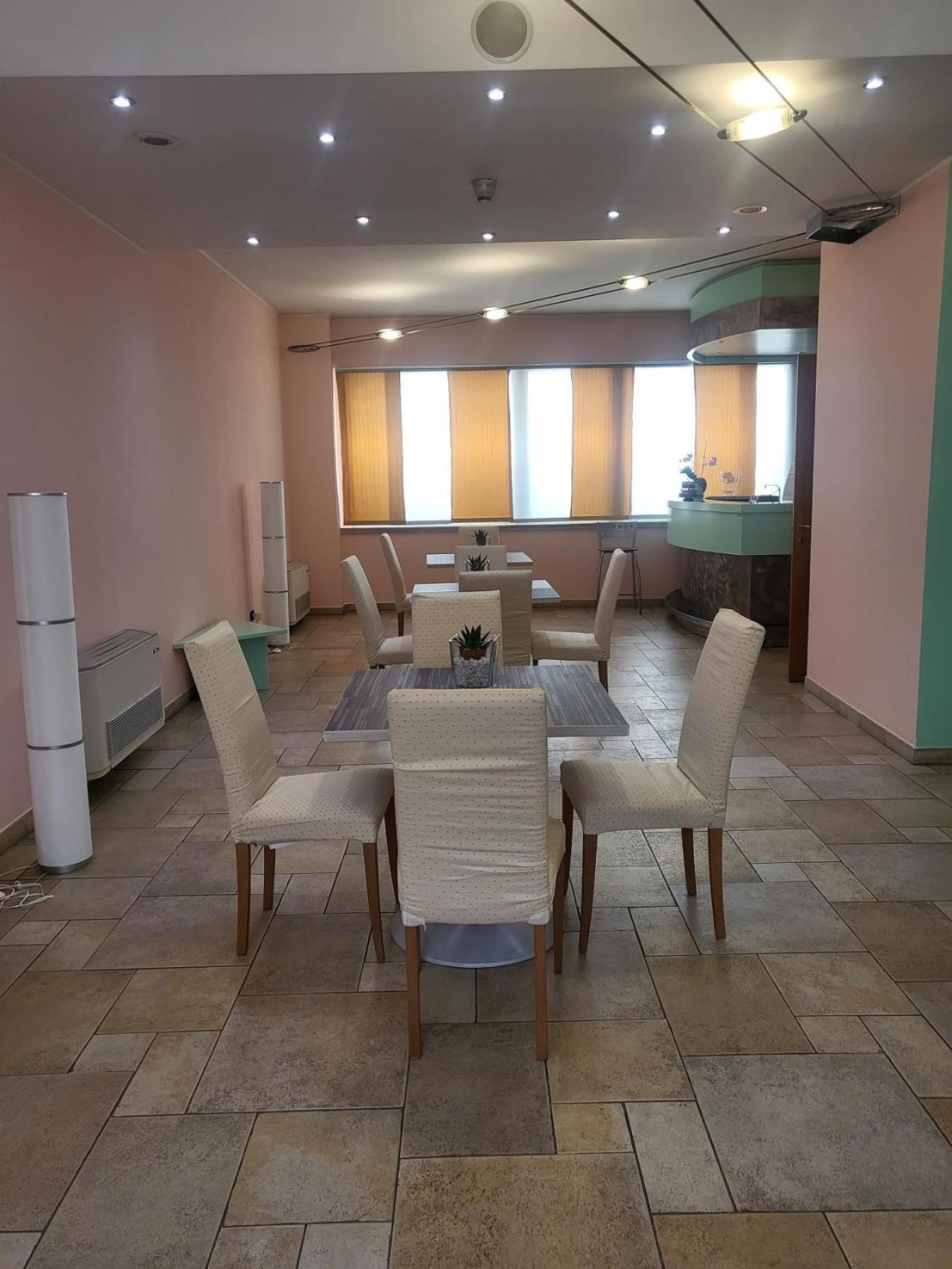 Hotel Lux Alessandria Exteriör bild